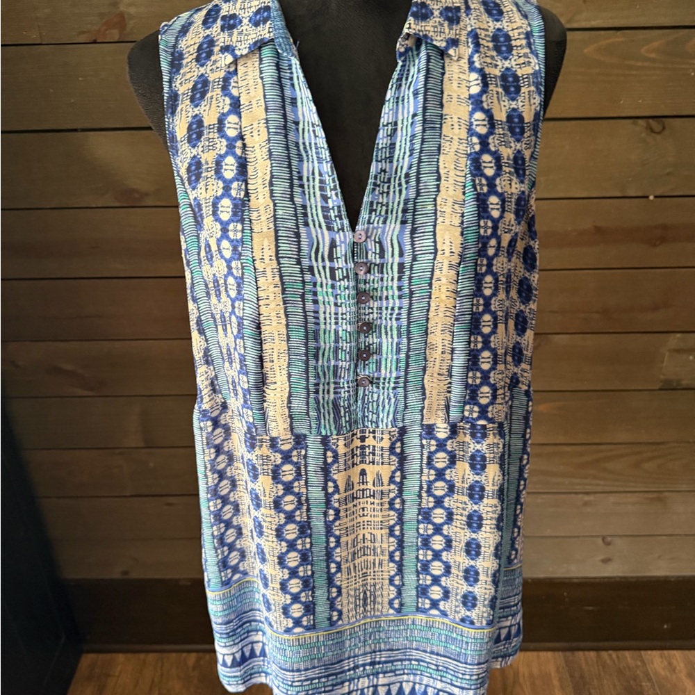 Sleeveless Blue Patterned V-Neck Women’s Top